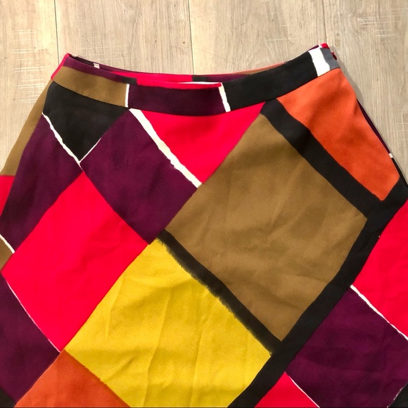 Loft Patterned Fully Lined Swing Skirt Size 2 - Picture 2 of 4